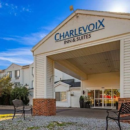 Charlevoix Inn & Suites Surestay Collection By Best Western Kültér fotó