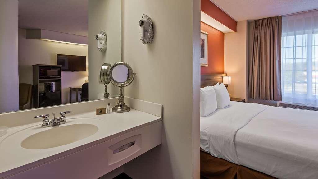 Charlevoix Inn & Suites Surestay Collection By Best Western Kültér fotó