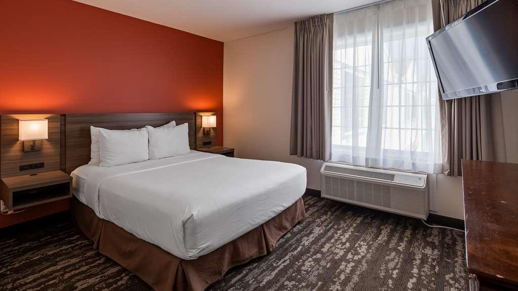 Charlevoix Inn & Suites Surestay Collection By Best Western Szoba fotó