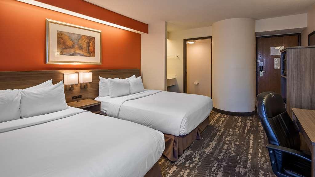 Charlevoix Inn & Suites Surestay Collection By Best Western Szoba fotó